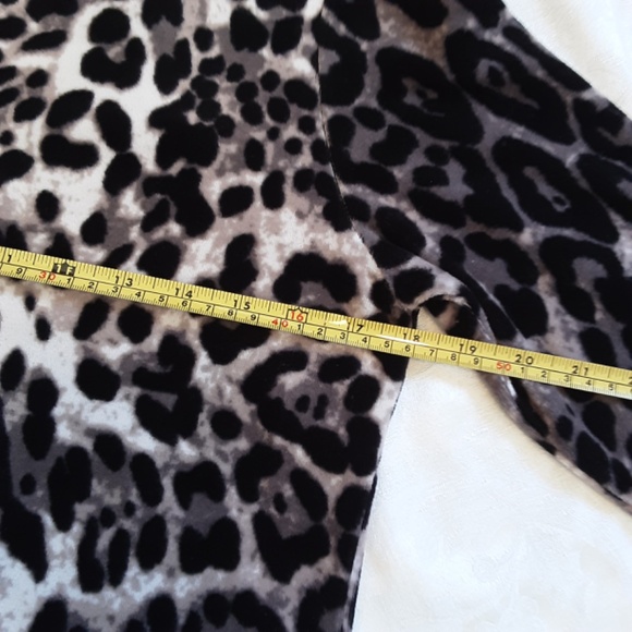 Plush Velour Leopard Print Long Sleeve Pullover Top Sz S - Picture 9 of 14